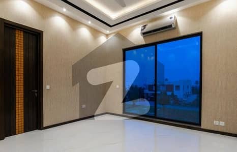 Upper Portion Of 20 Marla In DHA Phase 4 For rent