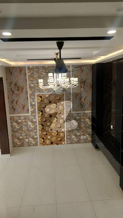 فارمانئیٹس ہاؤسنگ سکیم لاہور میں 2 کمروں کا 10 مرلہ زیریں پورشن 70.0 ہزار میں کرایہ پر دستیاب ہے۔