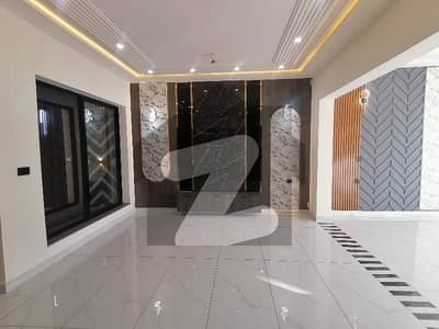 Get Your Hands On House In Multan Best Area