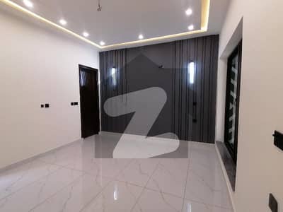 ڈی ایچ اے فیز 1 ۔ سیکٹر اے ڈی ایچ اے فیز 1,ڈی ایچ اے ڈیفینس,ملتان میں 5 کمروں کا 1 کنال مکان 4.5 کروڑ میں برائے فروخت۔