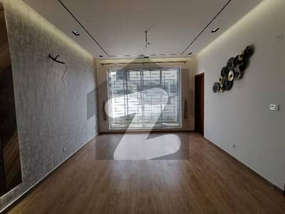 ڈی ایچ اے فیز 1 ۔ سیکٹر کیو ڈی ایچ اے فیز 1,ڈی ایچ اے ڈیفینس,ملتان میں 5 کمروں کا 1 کنال مکان 4.25 کروڑ میں برائے فروخت۔