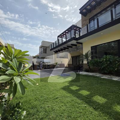 ڈی ایچ اے فیز 8 - زون اے ڈی ایچ اے فیز 8,ڈی ایچ اے ڈیفینس,کراچی میں 6 کمروں کا 1 کنال مکان 27.0 کروڑ میں برائے فروخت۔