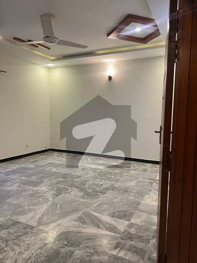 One Kanal House for Sale E-11/3 (Prime Location)  Demand: 14 Crore