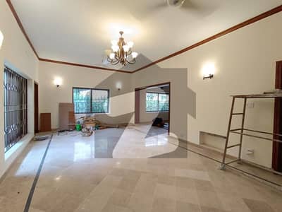 ایف ۔ 6 اسلام آباد میں 4 کمروں کا 1 کنال مکان 5.0 لاکھ میں کرایہ پر دستیاب ہے۔