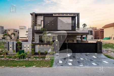 ڈی ایچ اے فیز 6 ڈیفنس (ڈی ایچ اے),لاہور میں 5 کمروں کا 1 کنال مکان 7.95 کروڑ میں برائے فروخت۔