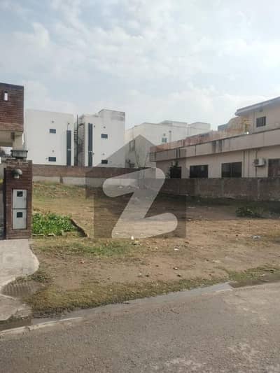 ڈی ایچ اے ڈیفینس فیز 1 ڈی ایچ اے ڈیفینس,اسلام آباد میں 1 کنال رہائشی پلاٹ 3.25 کروڑ میں برائے فروخت۔