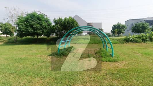 1 KANAL FACING PARK RESIDENTIAL PLOT BLOCK B