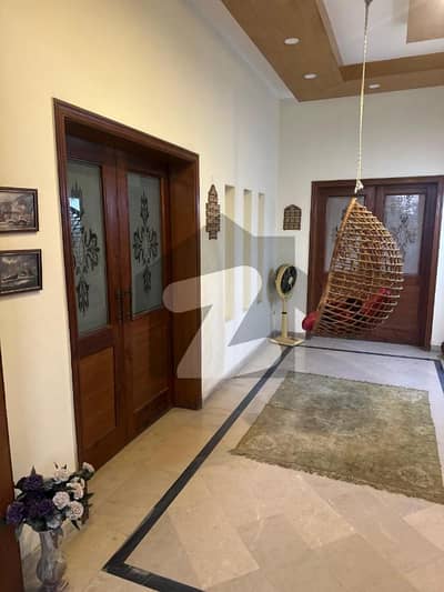 بیدیاں روڈ لاہور میں 7 کمروں کا 8 کنال فارم ہاؤس 4.0 لاکھ میں کرایہ پر دستیاب ہے۔