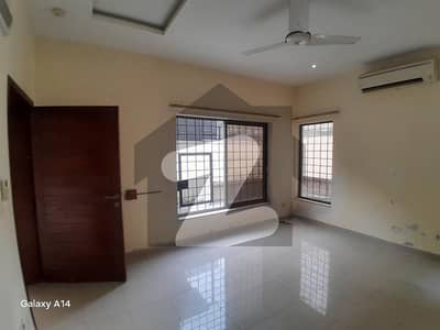 ایف ۔ 7 اسلام آباد میں 5 کمروں کا 1 کنال مکان 30.0 کروڑ میں برائے فروخت۔