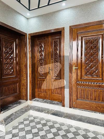 ایڈن بولیوارڈ ہاؤسنگ سکیم کالج روڈ,لاہور میں 4 کمروں کا 4 مرلہ مکان 1.8 کروڑ میں برائے فروخت۔