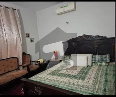 گلبرگ لاہور میں 2 کمروں کا 5 مرلہ فلیٹ 85.0 لاکھ میں برائے فروخت۔