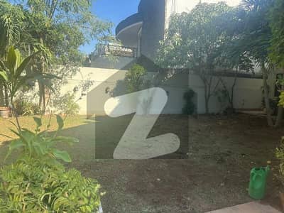 DHA PHASE 7 666 YARDS 6 BEDROOMS TILE + WOODEN FLOORING CORNER WEST OPEN BUNGALOW IS UP FOR URGENT SALE