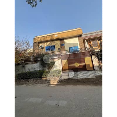 حیات آباد فیز 1 - ڈی2 حیات آباد فیز 1,حیات آباد,پشاور میں 6 کمروں کا 10 مرلہ مکان 5.0 کروڑ میں برائے فروخت۔