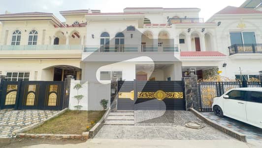 سٹی ہاؤسنگ سوسائٹی گوجرانوالہ میں 4 کمروں کا 5 مرلہ مکان 2.2 کروڑ میں برائے فروخت۔