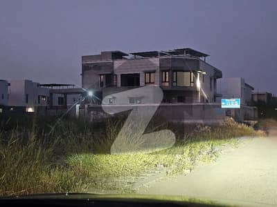 ڈی ایچ اے فیز 8 ڈی ایچ اے ڈیفینس,کراچی میں 2 کنال رہائشی پلاٹ 9.5 کروڑ میں برائے فروخت۔