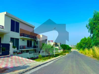 PLOT: 5 STREET: 28 / SOUTH FACE / 60 FT WIDE STREET / LEVEL PLOT / NEXT TO CENTRAL PARK