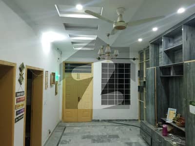 سوان گارڈن اسلام آباد میں 3 کمروں کا 10 مرلہ بالائی پورشن 55.0 ہزار میں کرایہ پر دستیاب ہے۔