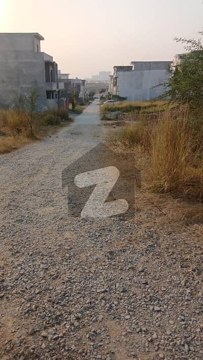 یونیورسٹی ٹاؤن ۔ بلاک ای یونیورسٹی ٹاؤن,اسلام آباد میں 1 کنال رہائشی پلاٹ 88.0 لاکھ میں برائے فروخت۔