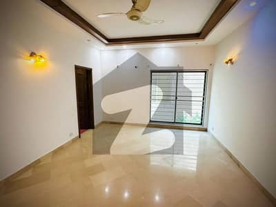 ALMOST BRAND NEW 01 KANAL UPPER PORTION AVAILABLE FOR RENT AT VERY HOT LOCATION