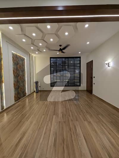 Beautiful One Kanal Upper Portion Available For Rent In Abdalian Housing Society Lahore.