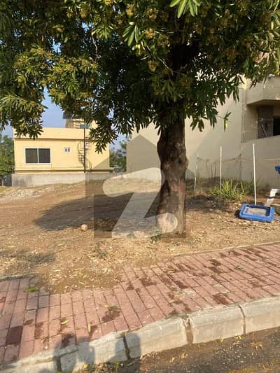 8 Marla Residential Plot In Only Rs. 7500000