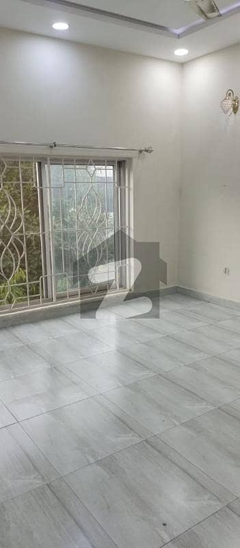 بحریہ ٹاؤن سیکٹر سی بحریہ ٹاؤن,لاہور میں 3 کمروں کا 8 مرلہ بالائی پورشن 65.0 ہزار میں کرایہ پر دستیاب ہے۔