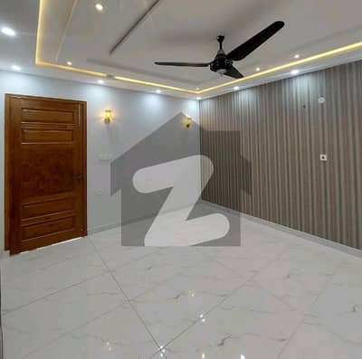 Prime Location 10 Marla House In Wapda Town Is Available For rent