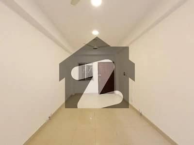 ایف ۔ 10 مرکز ایف ۔ 10,اسلام آباد میں 1 مرلہ دفتر 65.0 ہزار میں کرایہ پر دستیاب ہے۔