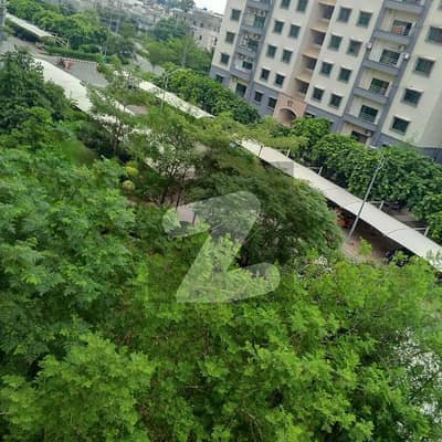 10 MARLA 3 BEDROOM APARTMENT AVAILABLE FOR RENT