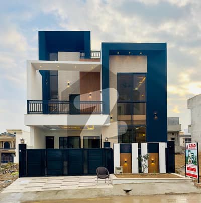 ایم پی سی ایچ ایس ۔ ملٹی گارڈنز بی ۔ 17,اسلام آباد میں 4 کمروں کا 8 مرلہ مکان 4.0 کروڑ میں برائے فروخت۔