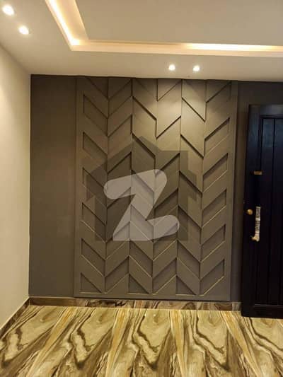 Gulshan-E-Iqbal Block 19 160 yard independent Bangalow 4 bed DD kitchen Washing Area terrace roof Resonabale rent