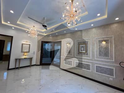 ڈی ایچ اے فیز 6 ڈیفنس (ڈی ایچ اے),لاہور میں 5 کمروں کا 1 کنال مکان 8.75 کروڑ میں برائے فروخت۔