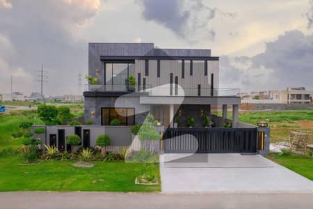 ڈی ایچ اے فیز 7 - بلاک زیڈ1 فیز 7,ڈیفنس (ڈی ایچ اے),لاہور میں 5 کمروں کا 1 کنال مکان 6.35 کروڑ میں برائے فروخت۔