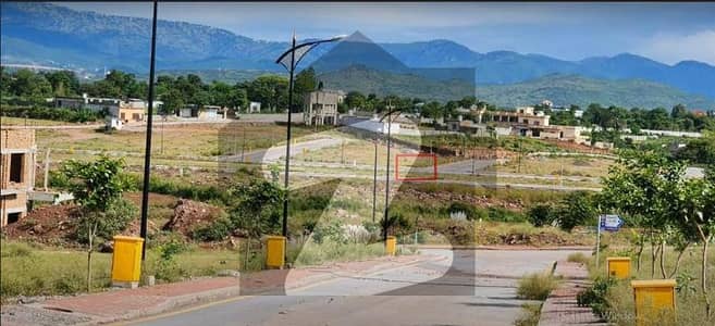 5 Marla Residential Plot for Sale Boulevard Category Ready for Construction