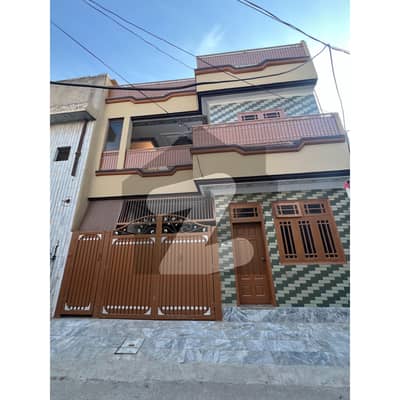 حیات آباد فیز 1 - ڈی4 حیات آباد فیز 1,حیات آباد,پشاور میں 6 کمروں کا 5 مرلہ مکان 85.0 ہزار میں کرایہ پر دستیاب ہے۔