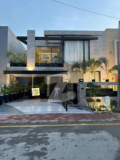 ڈی ایچ اے فیز 6 ڈیفنس (ڈی ایچ اے),لاہور میں 4 کمروں کا 10 مرلہ مکان 1.9 لاکھ میں کرایہ پر دستیاب ہے۔