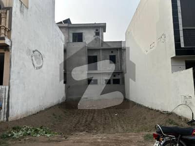 **Prime 5 Marla Plot For Sale In Park View City, Lahore**