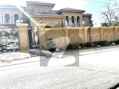 ماڈل ٹاؤن لاہور میں 8 کمروں کا 2 کنال مکان 34.0 کروڑ میں برائے فروخت۔