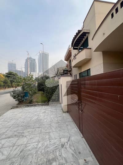 ڈی ایچ اے ڈیفینس فیز 2 ڈی ایچ اے ڈیفینس,اسلام آباد میں 5 کمروں کا 10 مرلہ مکان 1.75 لاکھ میں کرایہ پر دستیاب ہے۔