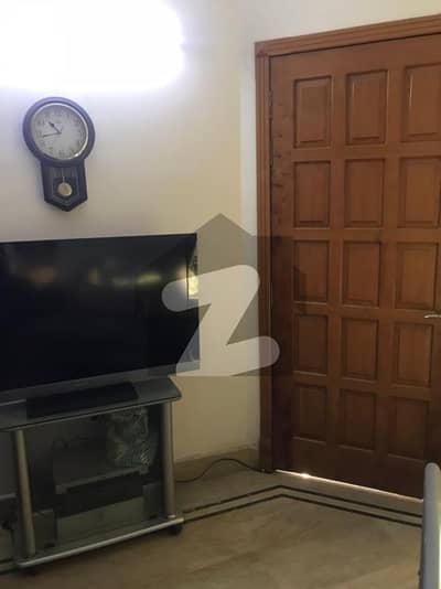 ایف ۔ 6/2 ایف ۔ 6,اسلام آباد میں 4 مرلہ کمرہ 1.5 لاکھ میں کرایہ پر دستیاب ہے۔