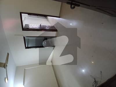 بخاری کمرشل ایریا ڈی ایچ اے فیز 6,ڈی ایچ اے ڈیفینس,کراچی میں 2 کمروں کا 4 مرلہ فلیٹ 2.0 کروڑ میں برائے فروخت۔