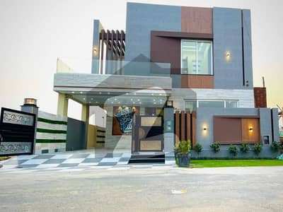 ڈی ایچ اے فیز 4 ڈیفنس (ڈی ایچ اے),لاہور میں 5 کمروں کا 1 کنال مکان 6.1 کروڑ میں برائے فروخت۔