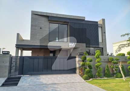 ڈی ایچ اے فیز 7 - بلاک وائے فیز 7,ڈیفنس (ڈی ایچ اے),لاہور میں 5 کمروں کا 1 کنال مکان 9.5 کروڑ میں برائے فروخت۔