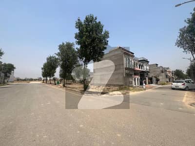 10-Marla Plot Available At Hot Location Near To Park Mosque & At Reasonable Price In New Lahore City Phase 3 Near To Bahria Town