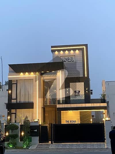 بحریہ ٹاؤن سیکٹر ای بحریہ ٹاؤن,لاہور میں 5 کمروں کا 5 مرلہ مکان 5.95 کروڑ میں برائے فروخت۔