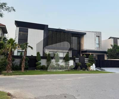 ڈی ایچ اے فیز 5 - بلاک ای فیز 5,ڈیفنس (ڈی ایچ اے),لاہور میں 5 کمروں کا 1 کنال مکان 24.5 کروڑ میں برائے فروخت۔