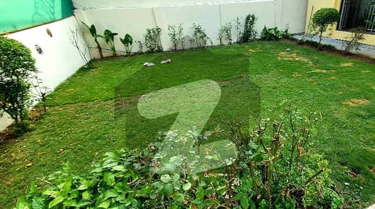 ایف ۔ 7 اسلام آباد میں 5 کمروں کا 2 کنال مکان 7.86 لاکھ میں کرایہ پر دستیاب ہے۔