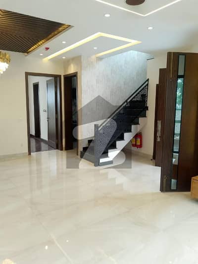 ڈی ایچ اے 9 ٹاؤن ۔ بلاک ڈی ڈی ایچ اے 9 ٹاؤن,ڈیفنس (ڈی ایچ اے),لاہور میں 3 کمروں کا 5 مرلہ مکان 2.85 کروڑ میں برائے فروخت۔