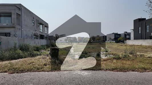 01 Kanal Plot At Prime Location Of Ph 7 Available For Sale