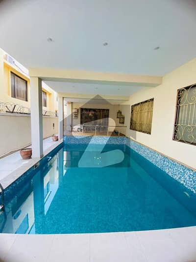 ڈی ایچ اے فیز 6 ڈی ایچ اے ڈیفینس,کراچی میں 6 کمروں کا 2 کنال مکان 8.0 لاکھ میں کرایہ پر دستیاب ہے۔